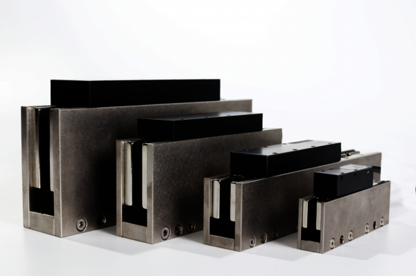 Linear motors in motor kit form of the AUM series